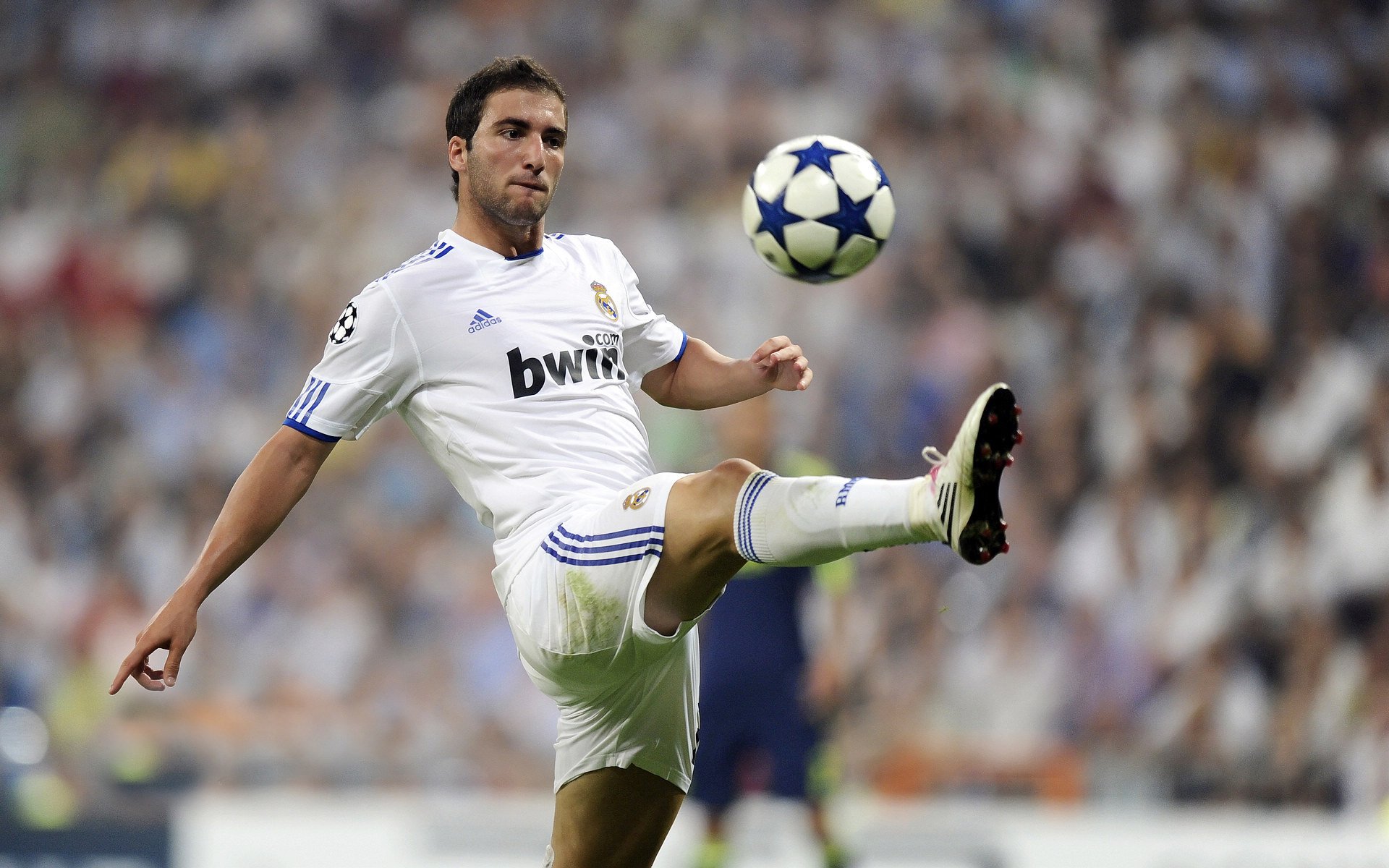 多特蒙德年轻球员带动整体节奏提升，多特蒙德老球员