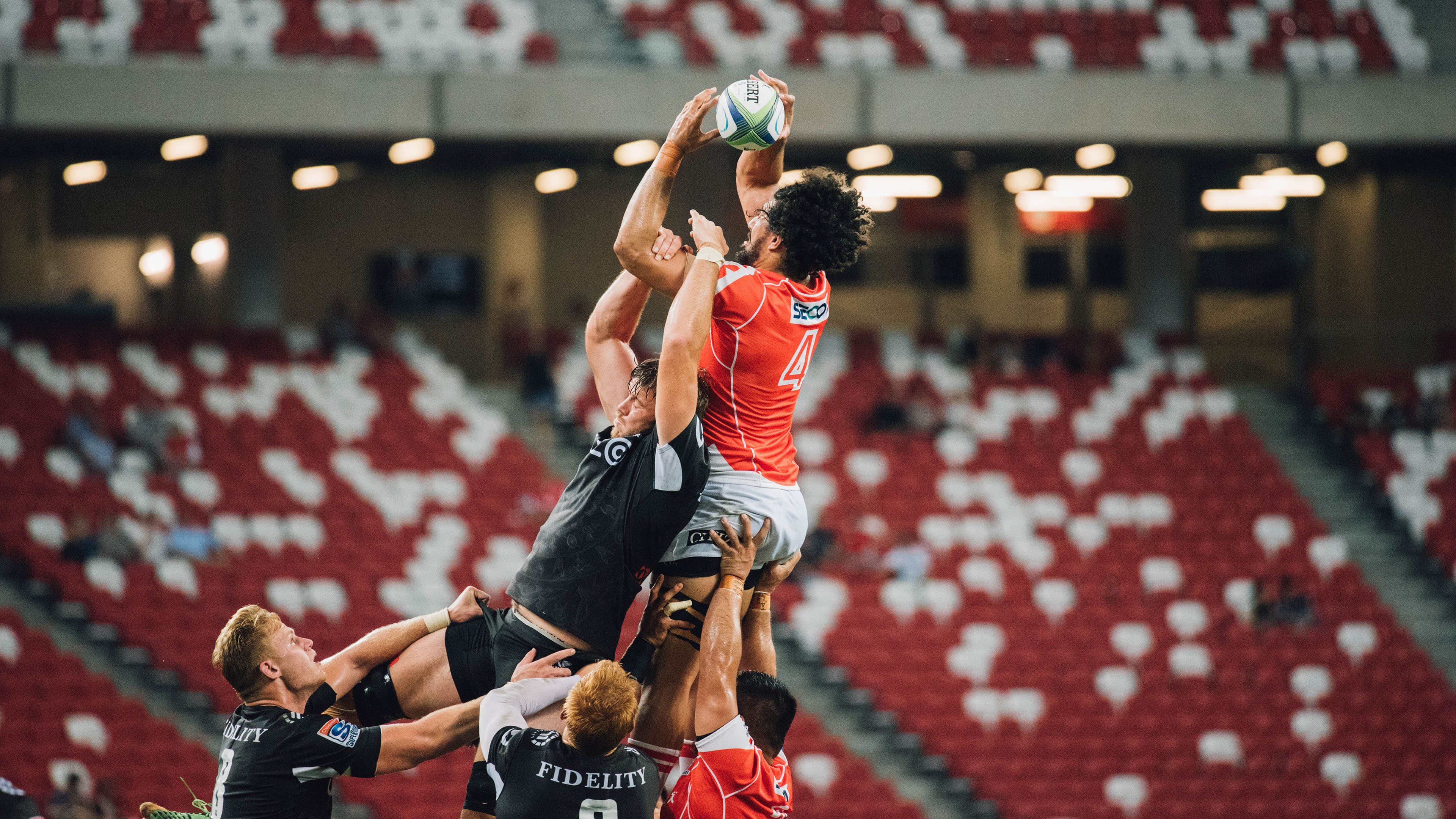 starsky sports直播-卢卡·乌兰多蝶泳划水有力